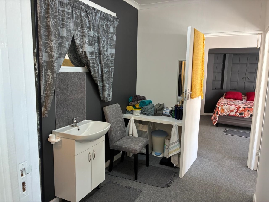 7 Bedroom Property for Sale in Heather Park Western Cape